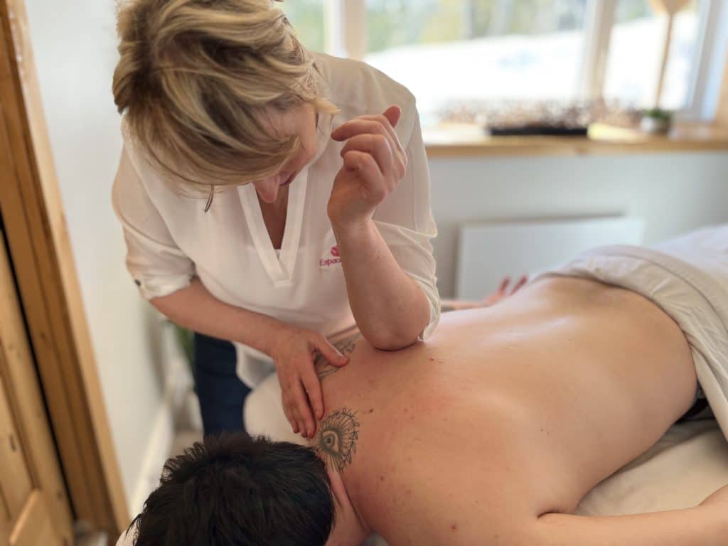 Massage lomi-lomi chez Espace Yin, au Domaine des Pins